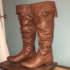 *FERGALICIOUS* slouchy knee high boots tan Size 8